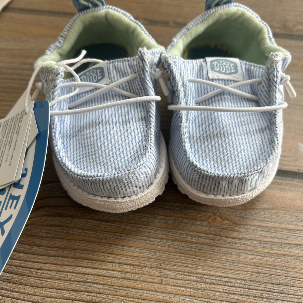 Hey Dude “Lil Dude” white/faded denim Striped Moccasins infant size C1